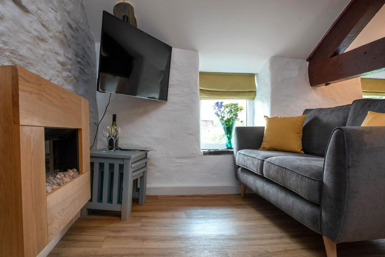 Dog Friendly Cottage, Geufron Farm Near Tywyn Bryn-crug ภายนอก รูปภาพ
