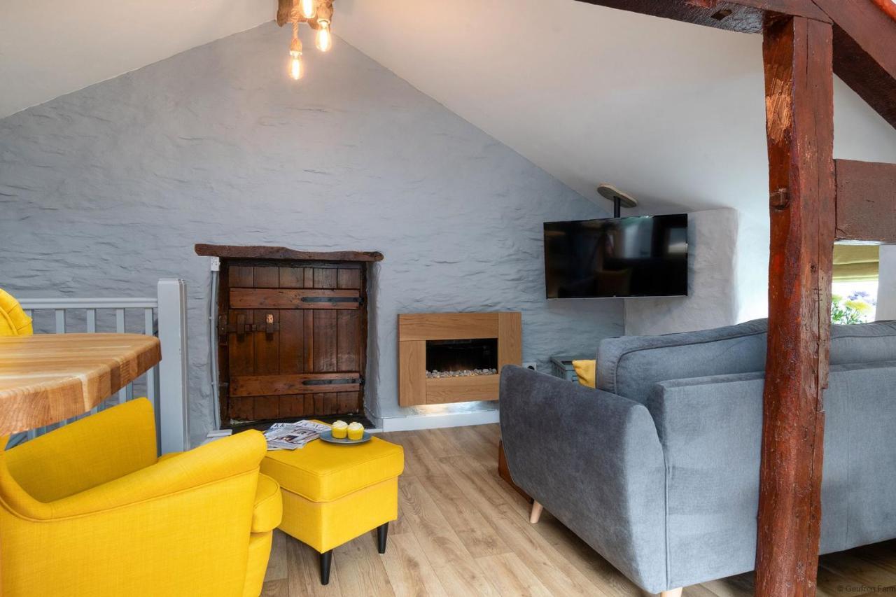 Dog Friendly Cottage, Geufron Farm Near Tywyn Bryn-crug ภายนอก รูปภาพ