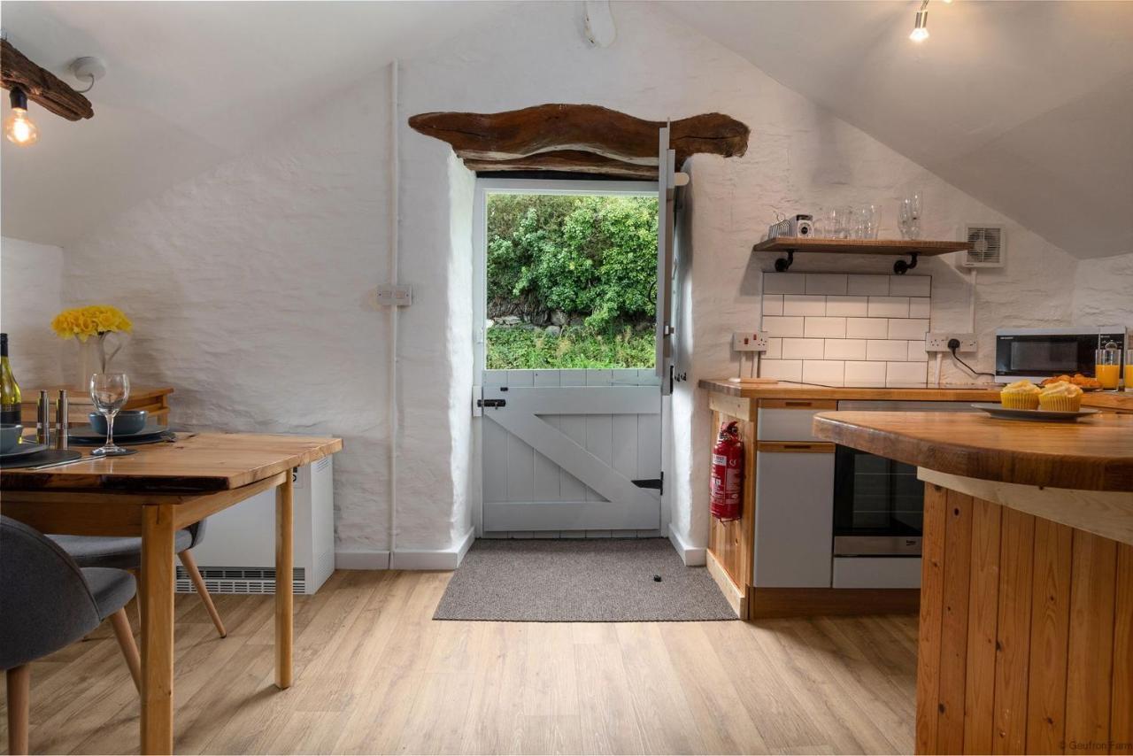 Dog Friendly Cottage, Geufron Farm Near Tywyn Bryn-crug ภายนอก รูปภาพ