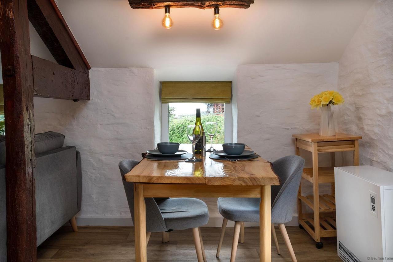Dog Friendly Cottage, Geufron Farm Near Tywyn Bryn-crug ภายนอก รูปภาพ