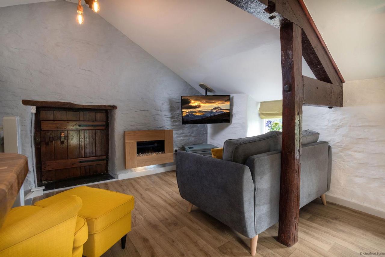 Dog Friendly Cottage, Geufron Farm Near Tywyn Bryn-crug ภายนอก รูปภาพ