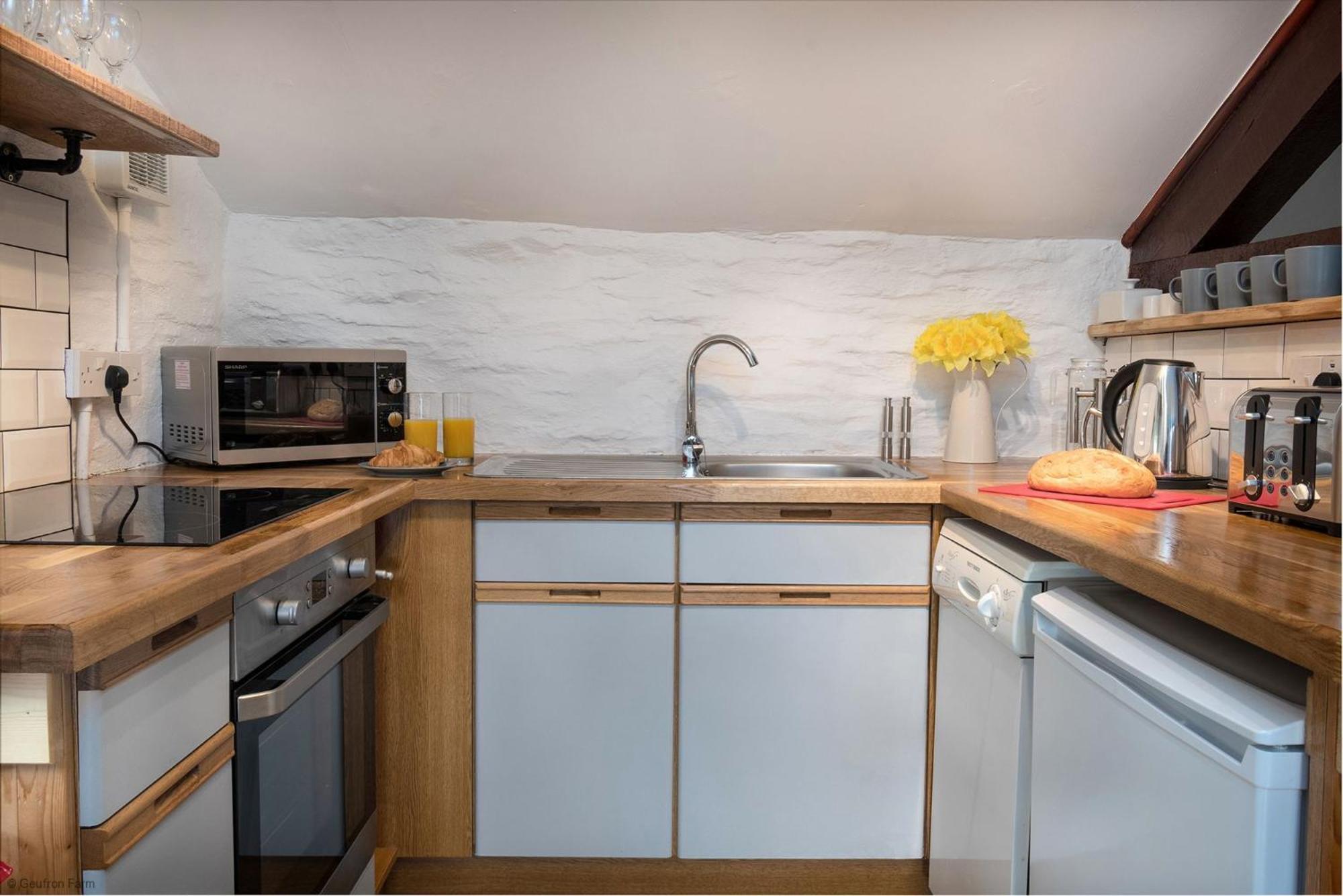 Dog Friendly Cottage, Geufron Farm Near Tywyn Bryn-crug ภายนอก รูปภาพ